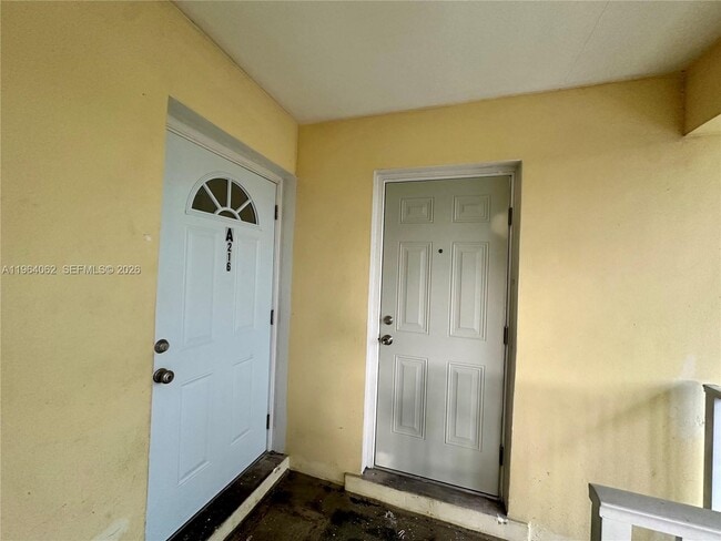 Building Photo - 7308 SW 82nd St Unit A216