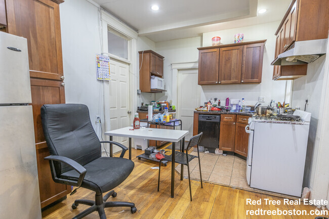 Building Photo - 39 Hemenway St Unit 14 Rental