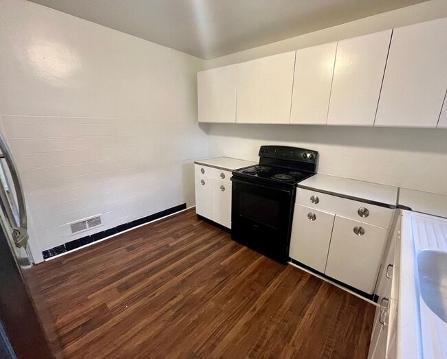 Photo - Three bedroom in Alton