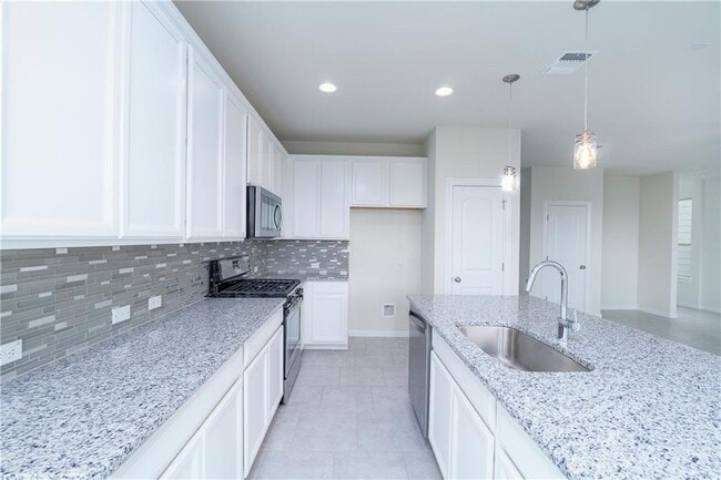 Photo - 13908 Eucalyptus Bnd