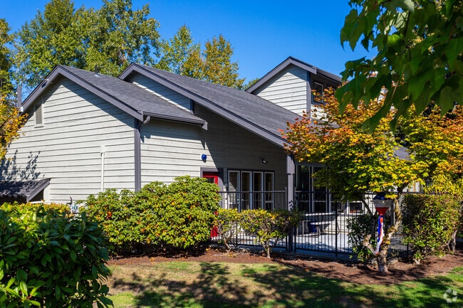 Brookside Gardens Apartments