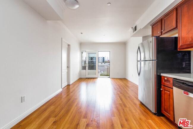 Photo - 1025 Dewey Ave Unit 303