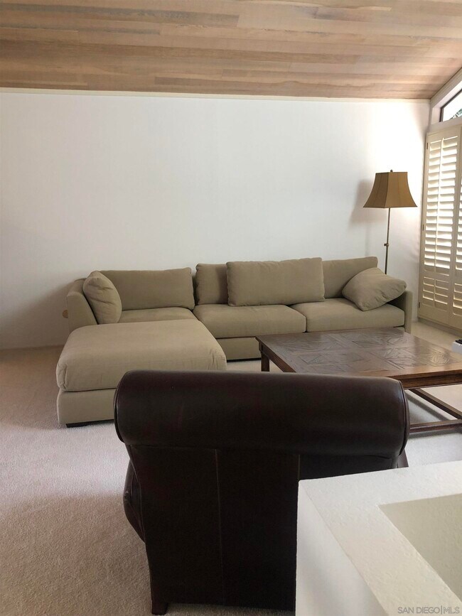 Photo - 8998 Montrose Way