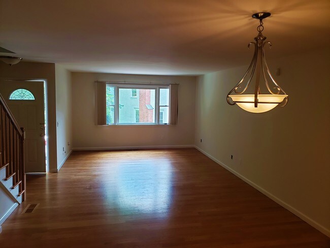 Photo - 115 Parade Hill Rd