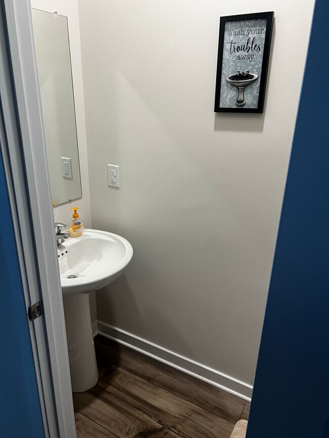 Photo - 26 E Front St