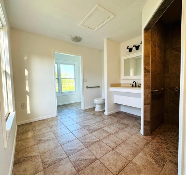 Photo - 2417 Oaklawn Blvd