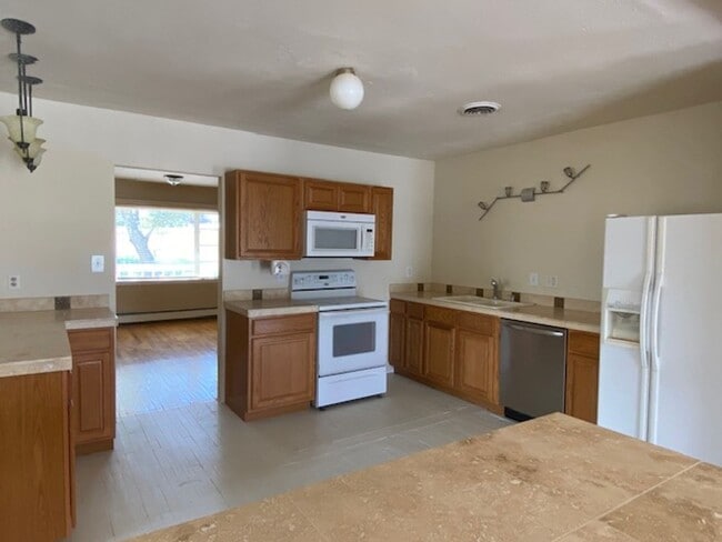 Photo - 745 Mc Carthy Blvd Unit #A