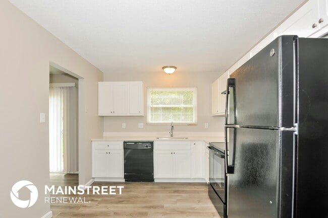 Photo - 562 Green Forest Dr