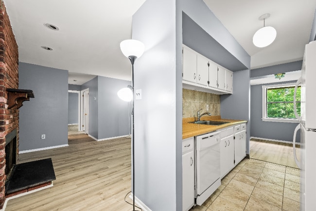 Photo - 1419 Valley Dr