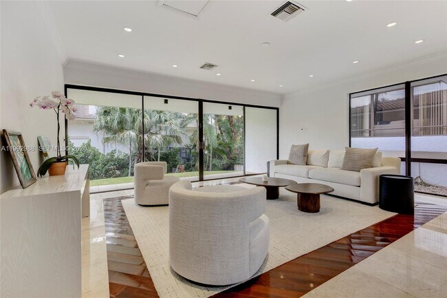 Photo - 8118 Los Pinos Blvd