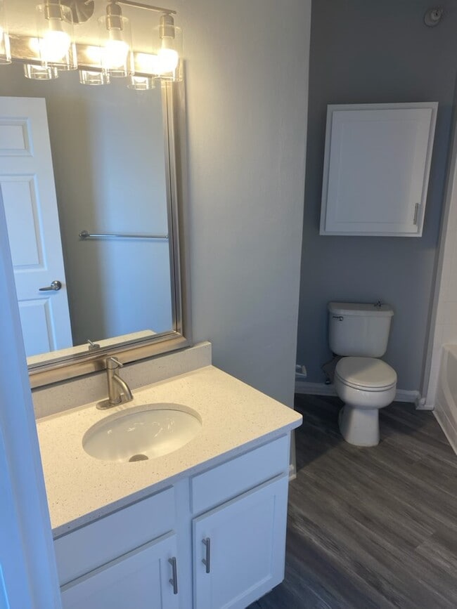 1 BR, BA SF 950 Bathroom