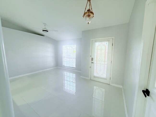 Photo - 465 Haversham Rd