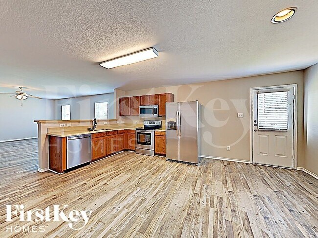 Photo - 2801 Spencer Cir