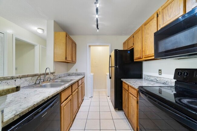 Photo - 6190 Westgate Dr Unit Apt 103