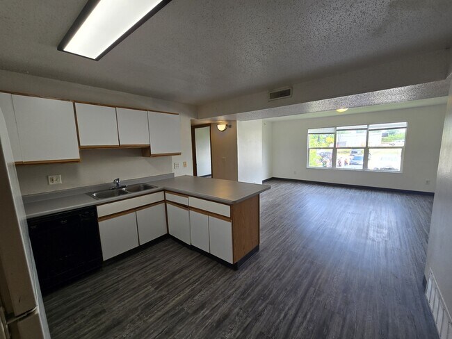 Photo - 60 Miller Ave SW