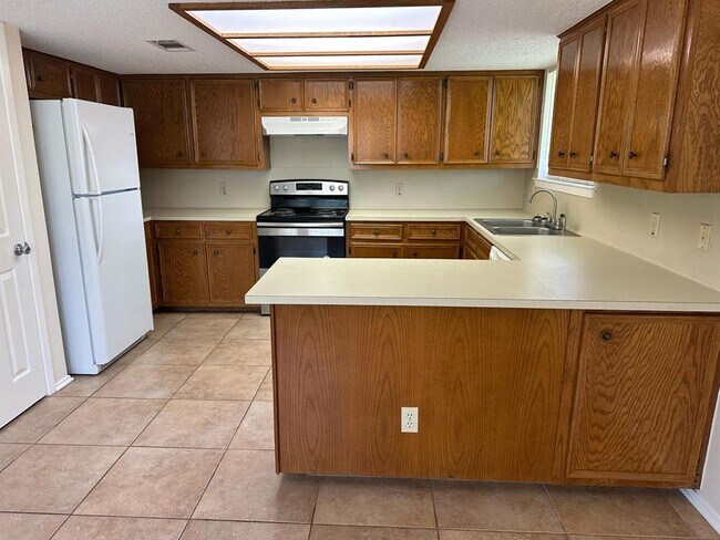 Photo - 16305 Forest Way