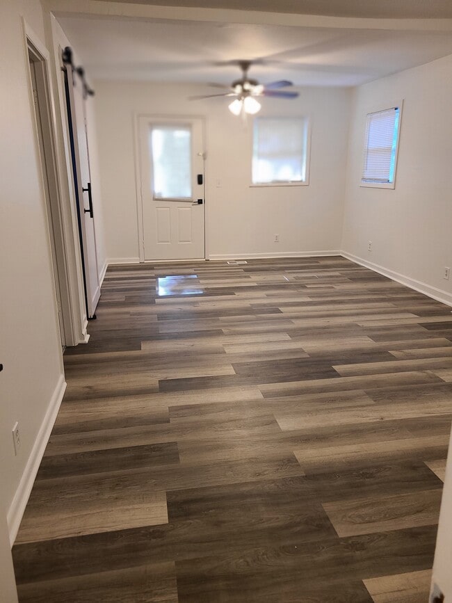 Photo - 2394 Bouldercliff Way SE