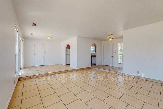 Photo - 708 Buckboard Rd SE