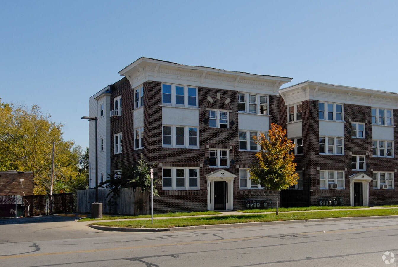 Benton Park Apartments - Benton Park Apartments