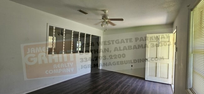 603 Falcon Dr