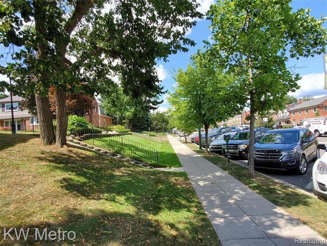 Photo - 553 N Old Woodward Ave