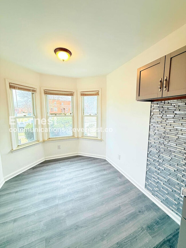 Photo - 17187 Rowe St