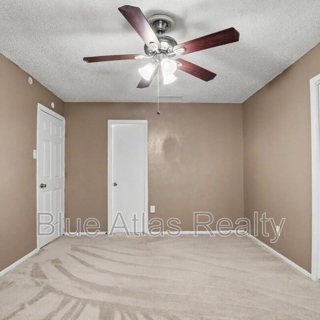 Photo - 805 Cherry Hills Dr