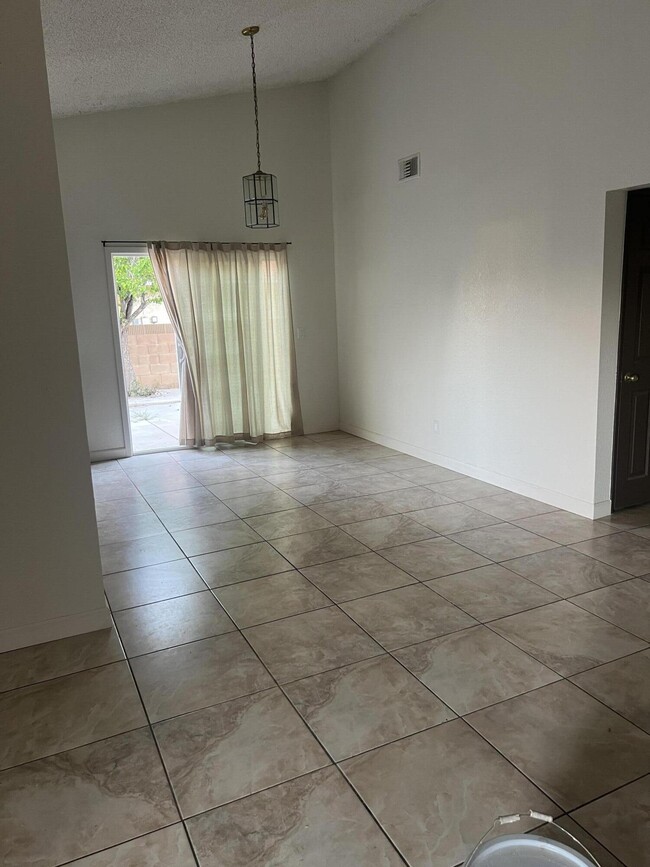 Photo - 1508 E Ave J2