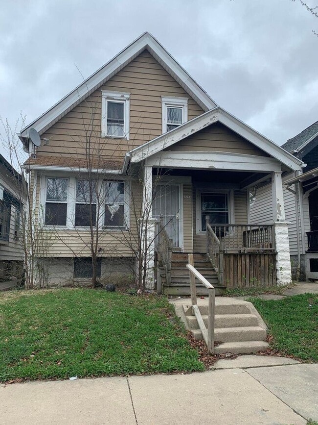 Building Photo - Remodeled 5 Bedroom 1 Bath Single Family Home
