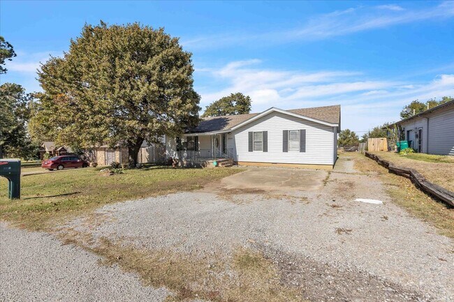 Photo - 8929 NE 52nd St