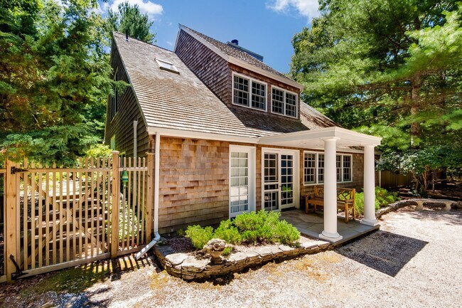 Photo - 8 White Pine Rd