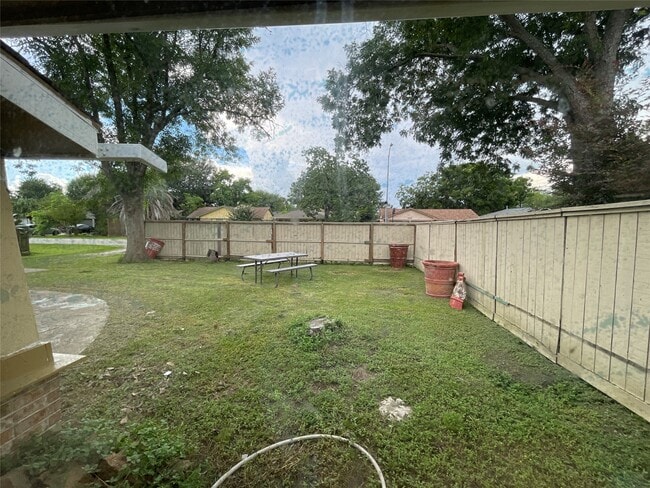 Photo - 4803 Geraldine St