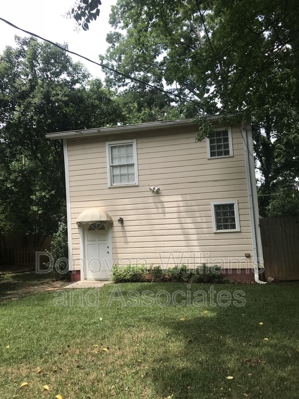 Building Photo - 1529 Thomas Ave