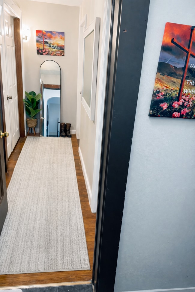 Photo - 212 Smith St