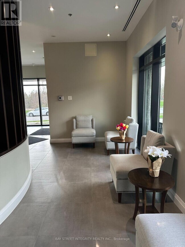 Photo - 1 Redfern Ave Unité 202