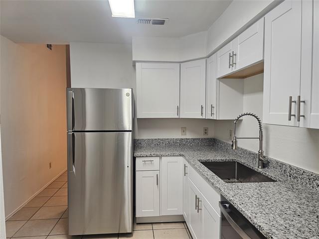 Photo - 200 E Denton Dr