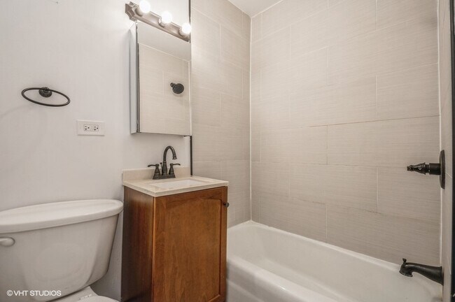 Photo - 1504 N Dearborn Pkwy Unidad 202