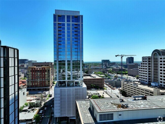 Building Photo - 313 W 17th St Unit 1703 Rental