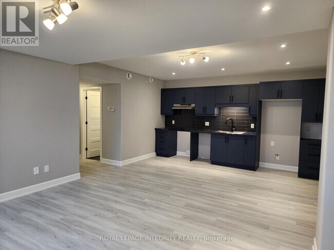 Photo - 1232 Montblanc Cres