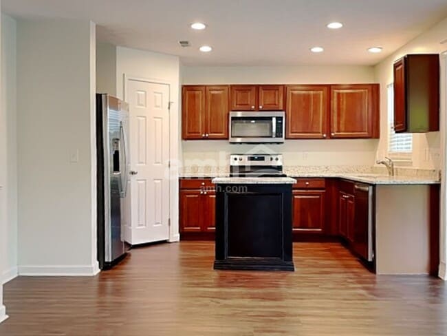 156 Haverstraw Pl