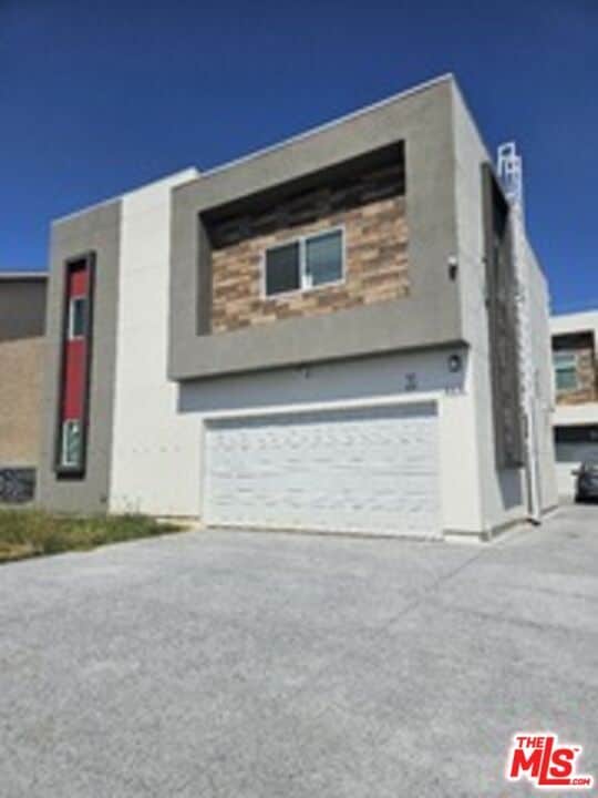 Photo - 868 N Edgemont St