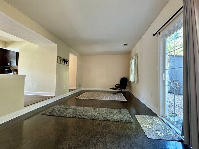 Photo - Comfortable Townhome in a Haymarket Square Community