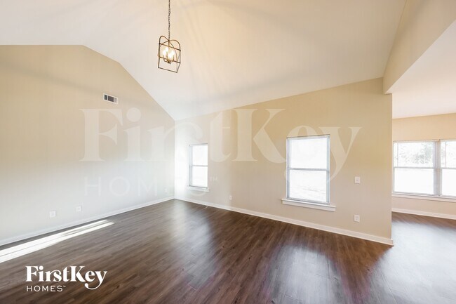 Photo - 170 Lakewood Ln