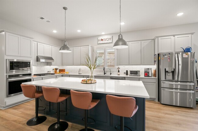 Photo - 29622 Cedar Elm Wy