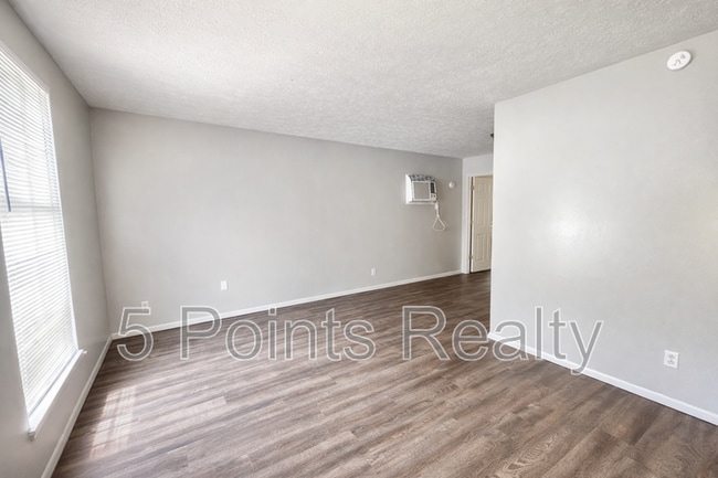 Photo - 336 E Webster St