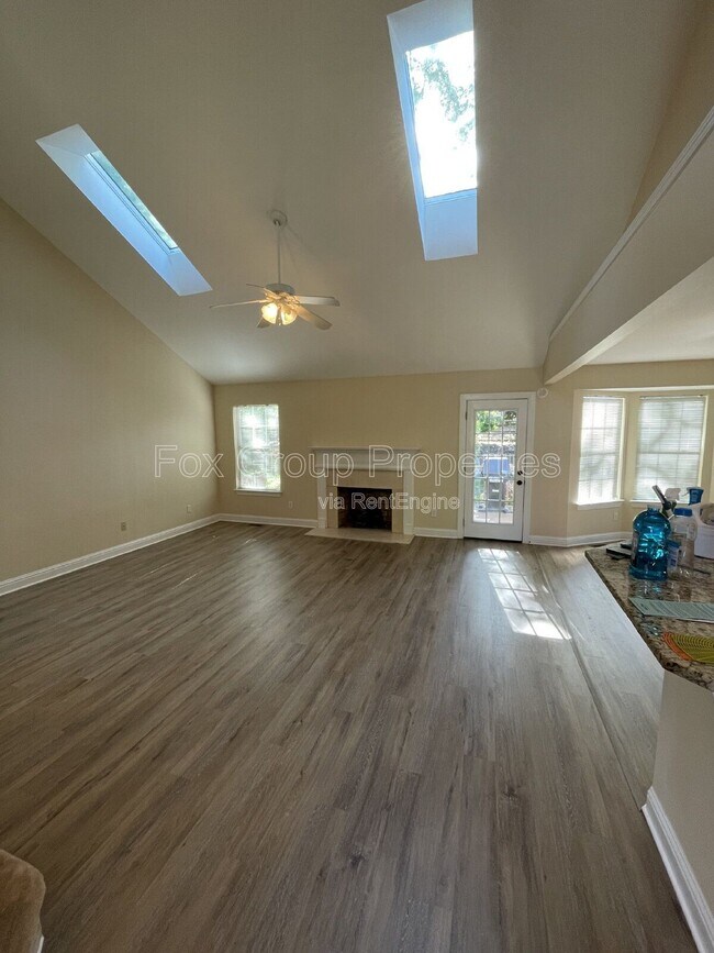 Photo - 20329 Berry Cir