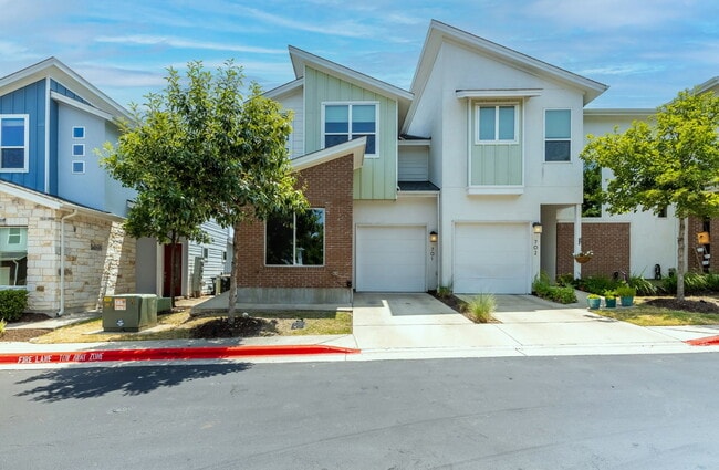 Building Photo - 3108 E 51st St Unit 701
