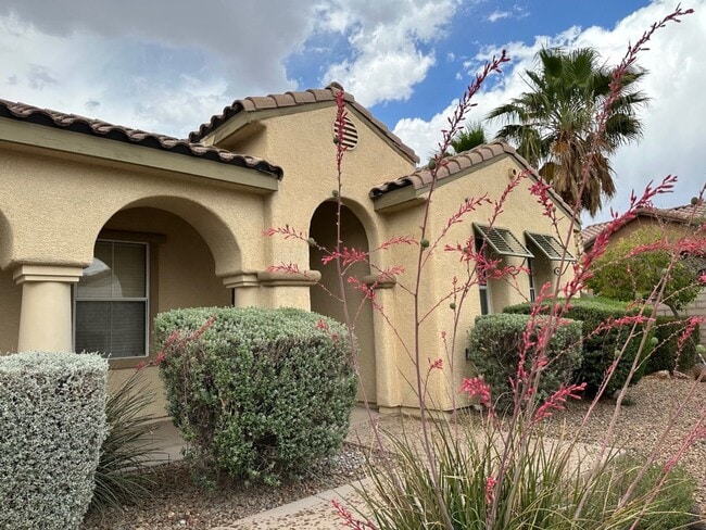 Building Photo - Single story town home with 3 bedrooms and 2 bath in Summerlin