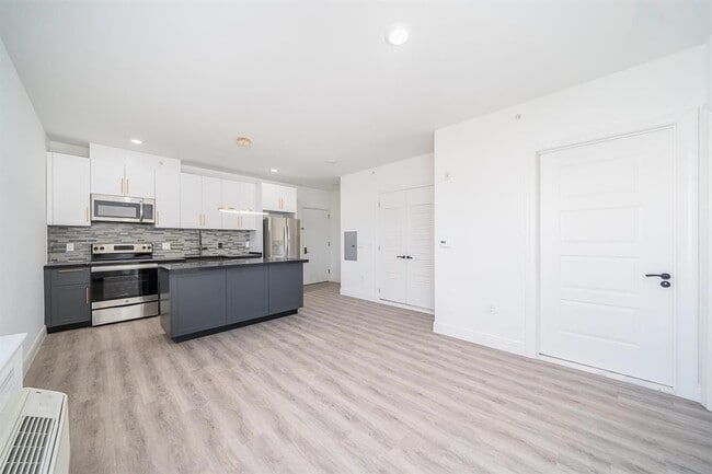 Building Photo - 211 Baldwin Ave Unit 502