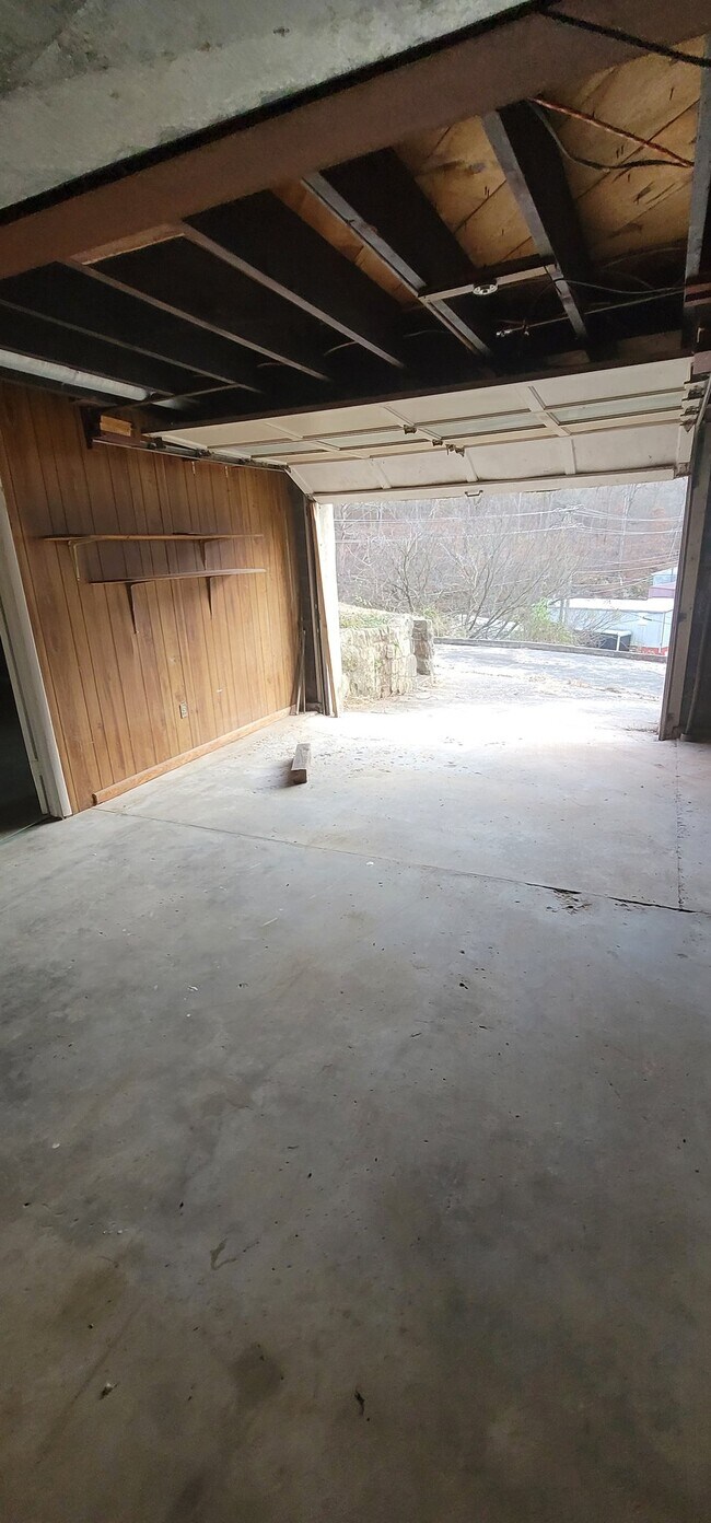 Photo - 1018 Willow Dr